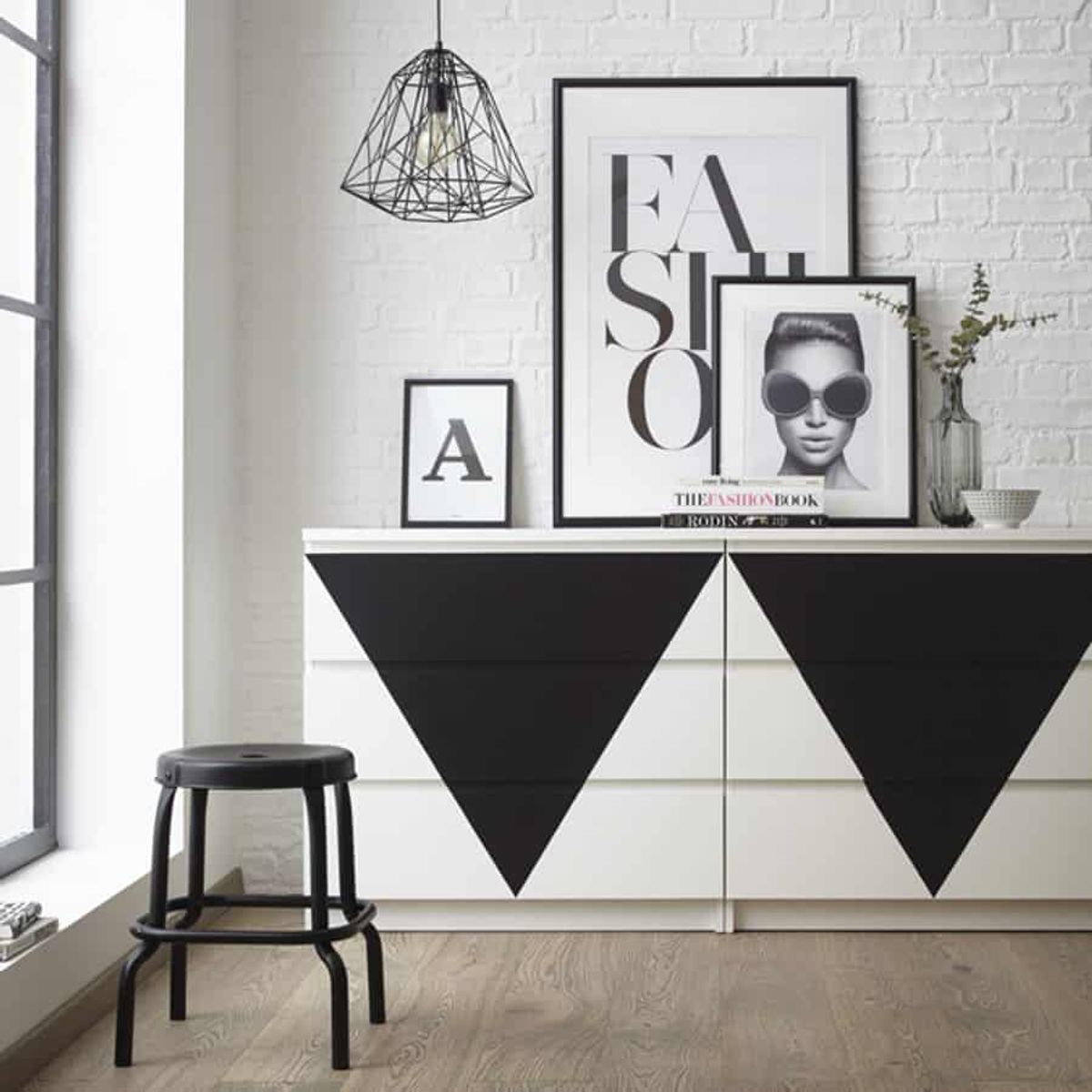 Vareprøve: Uni Matt sort kontaktplast