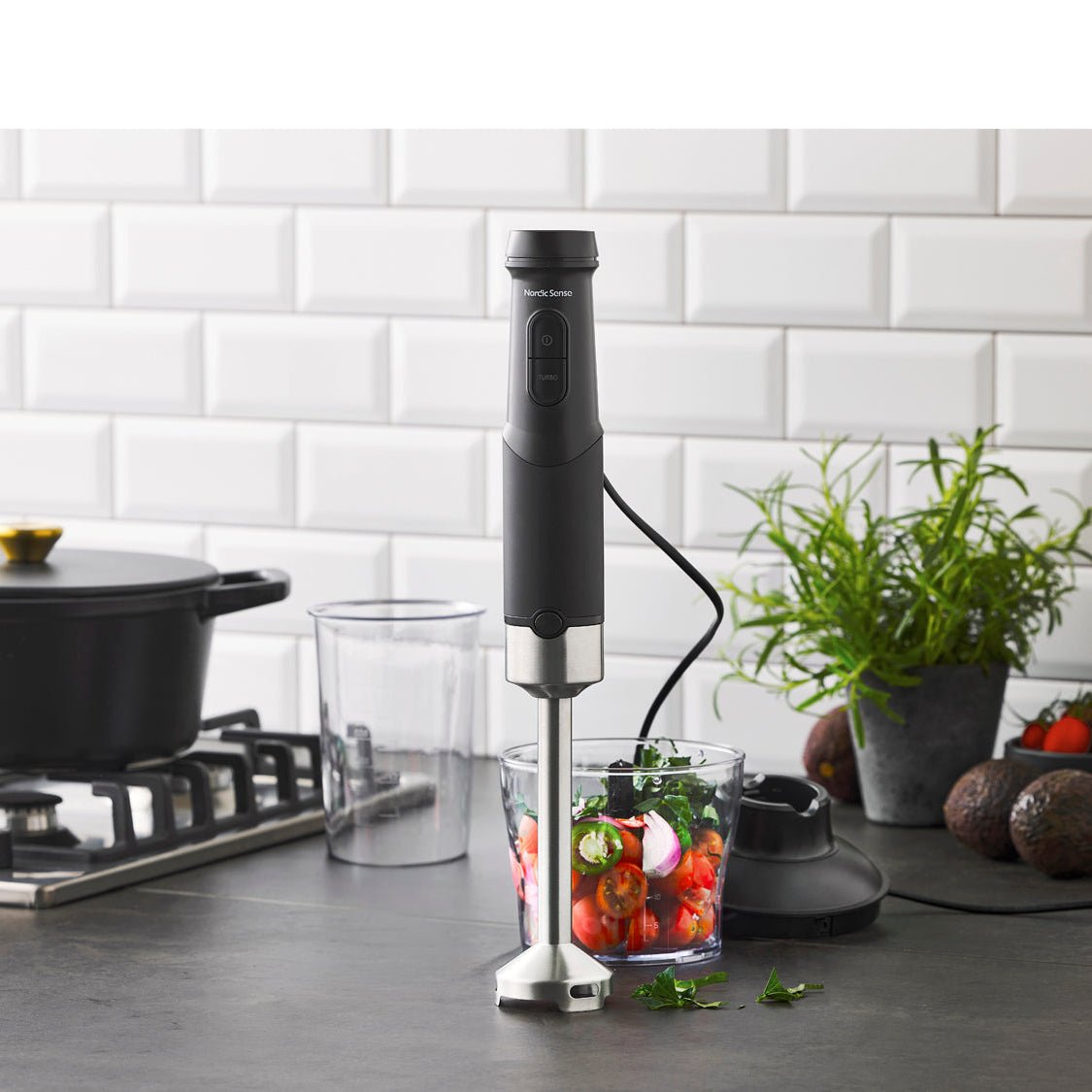 Kraftig stavmikser med hakker og blenderbeholder