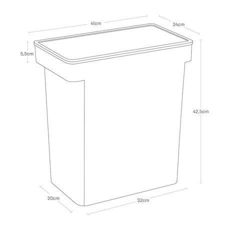 Fôrbeholder med tettsittende lokk for å bevare friskhet.