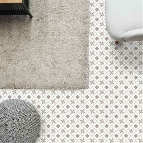 Oslo mini selvklebende fliser brukt på baderomsvegg i moderne interiør.