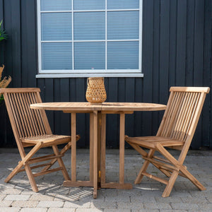 Naturfarget spisestol i teak til små og store uteplasser