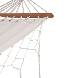 Off white hengekøye med naturlige detaljer for avslapning utendørs