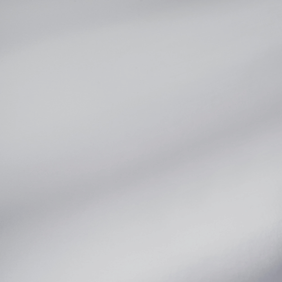 Kommodeskuff fornyet med speileffektfolie – før og etter