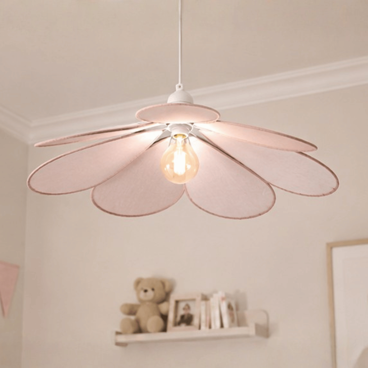 Taklampe kronblad rosa 64 cm