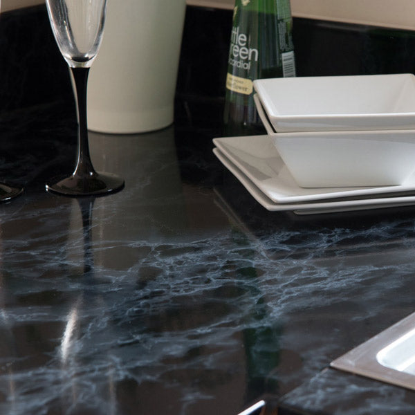 Vareprøve: Marmor sort/blå kontaktplast