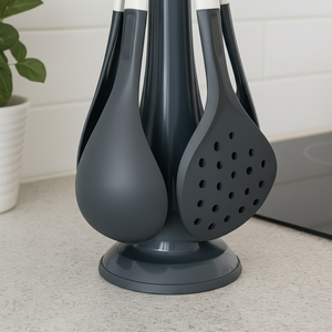 Stativ med kjøkkenredskaper