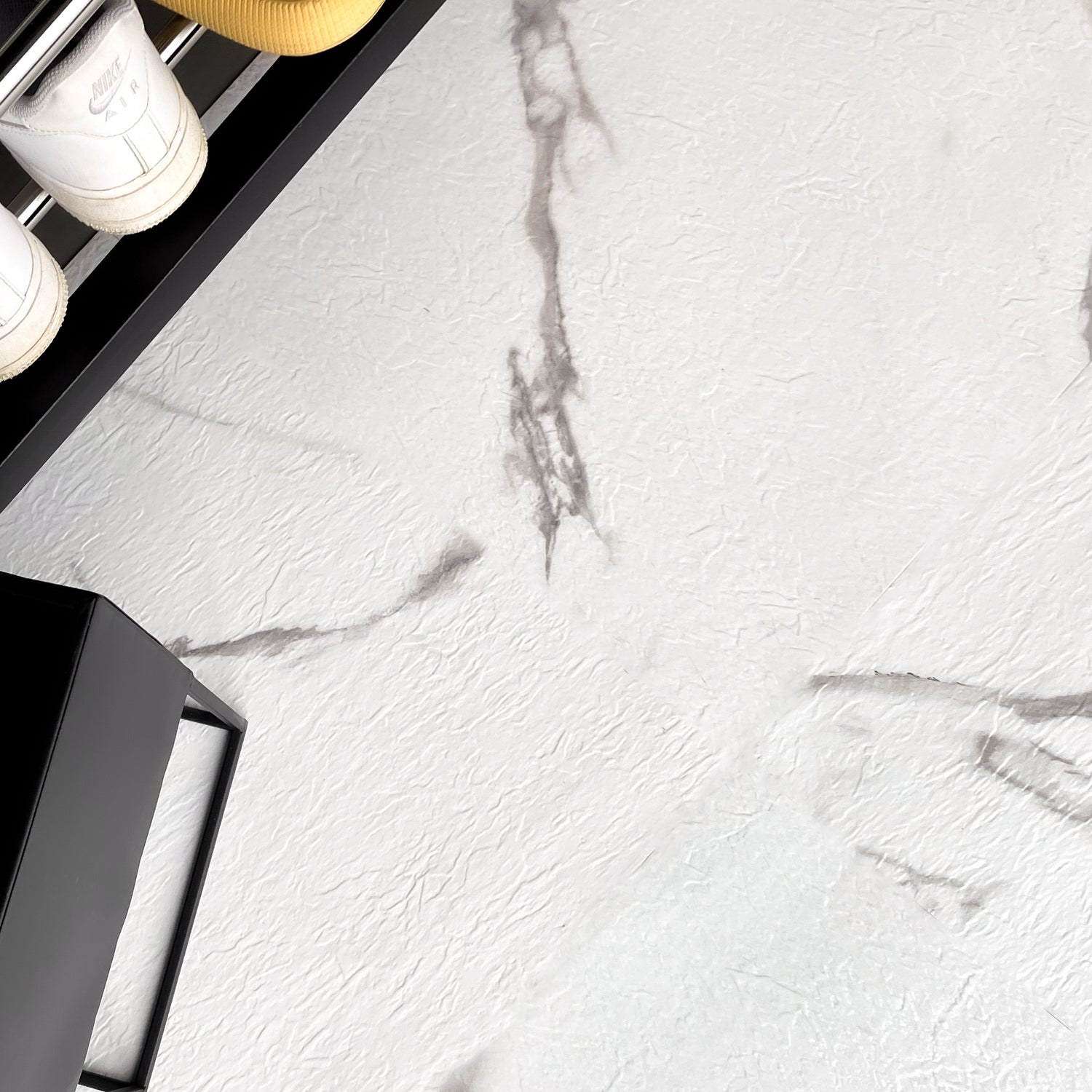 Vareprøve: Marmor hvit selvklebende gulvfliser