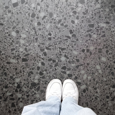 8-pk Venezia terrazzo selvklebende fliser - Lindas Dekor Fliser