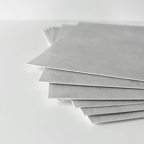 Amsterdam selvklebende fliser på bad – vannavvisende og slitesterk overflate.