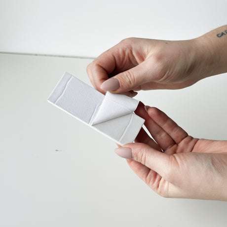 Praktisk løsning for skjult montering av grenuttak på arbeidsplass