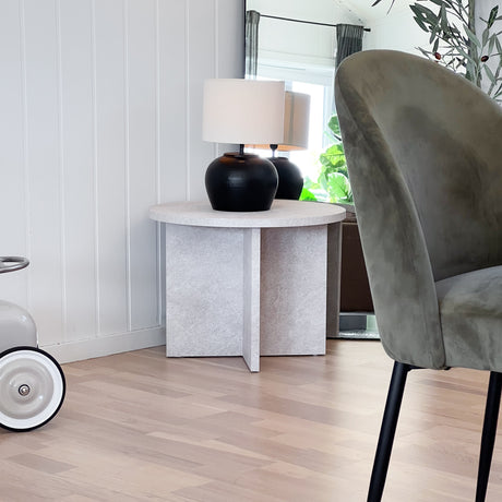 Nærbilde av Emmy beige steinlook kontaktplast – realistisk steintekstur