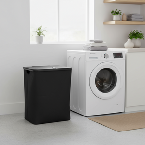 Sort skittentøyskurv i tekstil fra Halvor Bakke