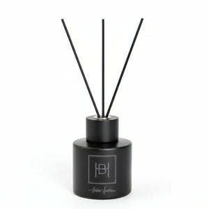 Eksklusive duftpinner i sort glass fra Halvor Bakke