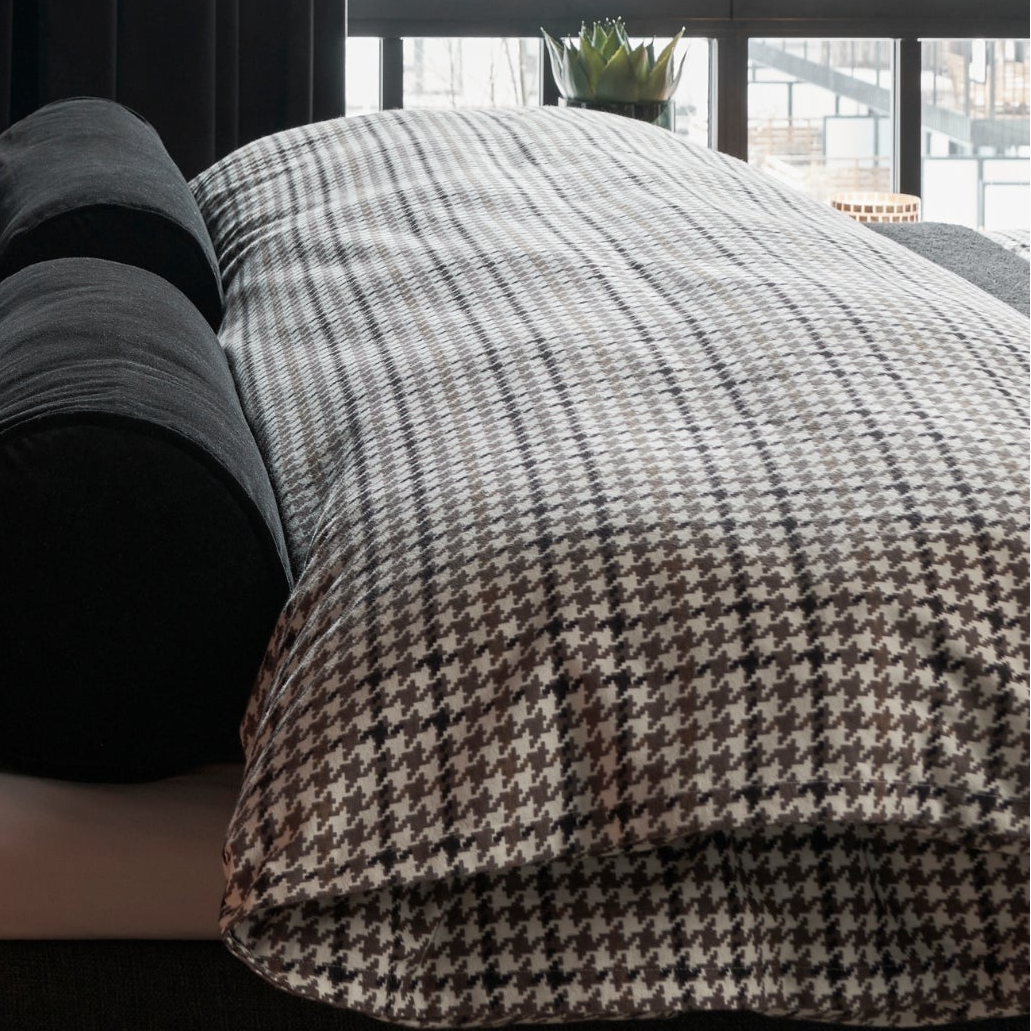 Mykt sengesett i satengkvalitet med klassisk design