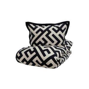 Halvor Bakke Anura sengesett sort og hvitt grafisk mønster