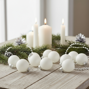 24-pk julekuler i matt hvitt glass 2,5 cm