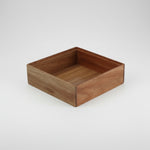 Stapelbar organiseringbricka i trä/akacia 15 x 15 x 5 cm 