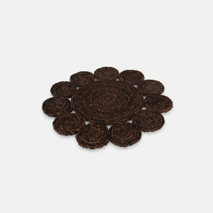 Bordskåner rund maisblad mørk brun, 36 cm med blomstermønster håndlaget