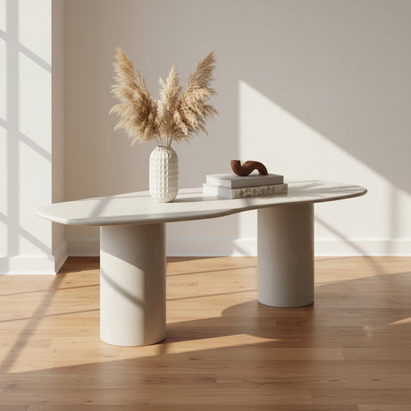 Kvadratisk bilde av Maranola spisebord i beige sementlook med søyleben