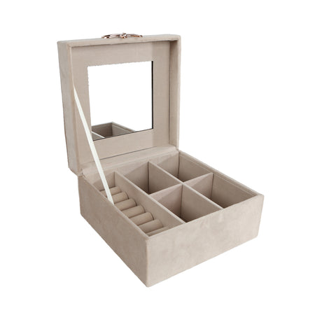 Smykkeskrin velur åpnes med hender demonstrasjon bruk
