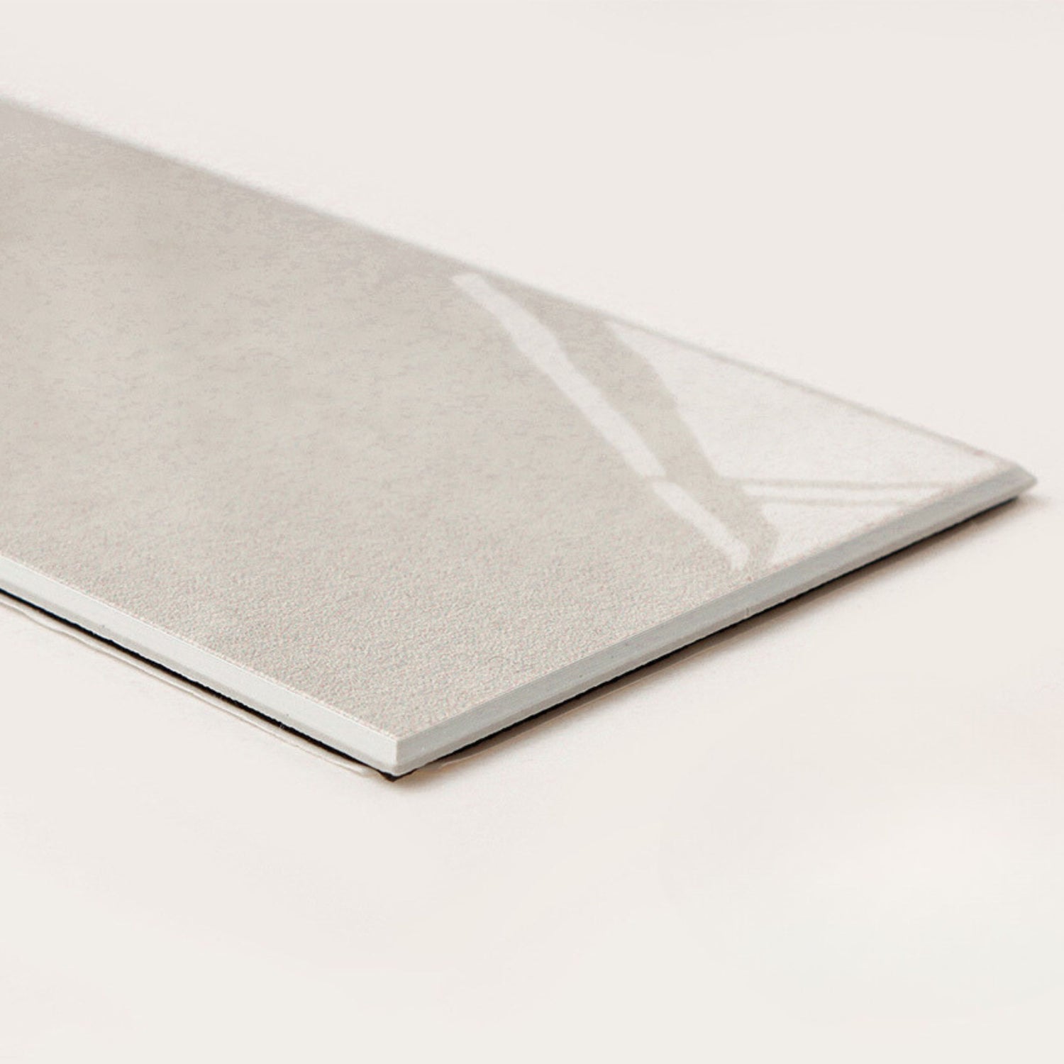 Vareprøve: Louise gloss creme selvklebende veggfliser