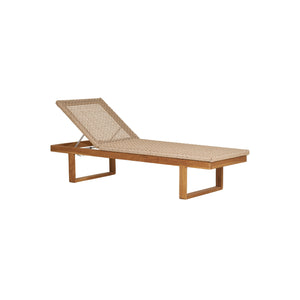 Derby solseng i teak og naturfarget PE rotting på terrasse