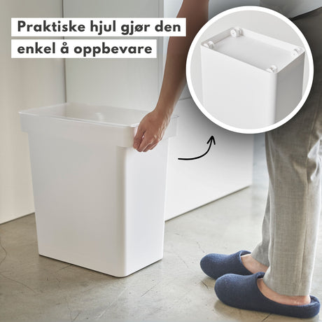 Perfekt for store mengder tørrfôr. Trilles på hjul så du slipper tunge løft