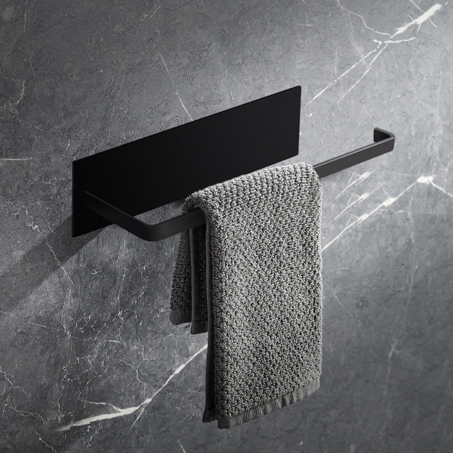 Selvklebende tørkerullholder til vegg