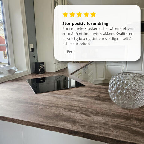 Kontaktplast til kjøkken benkeplate – vannavstøtende og varmebestandig trelook folie