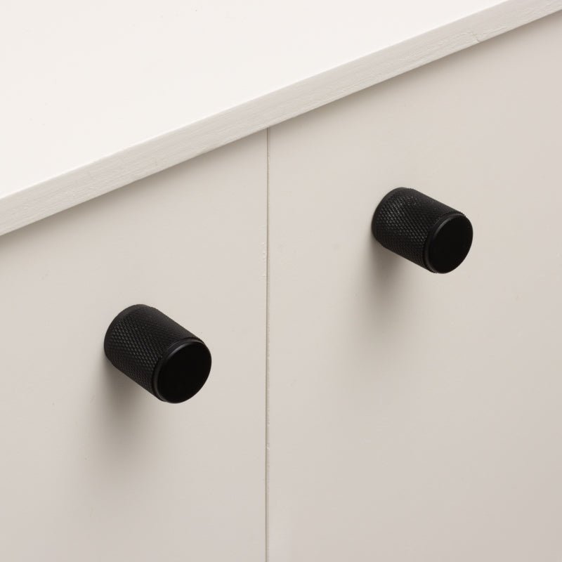 Stockholm knott, sort 14 mm - Lindas Dekor