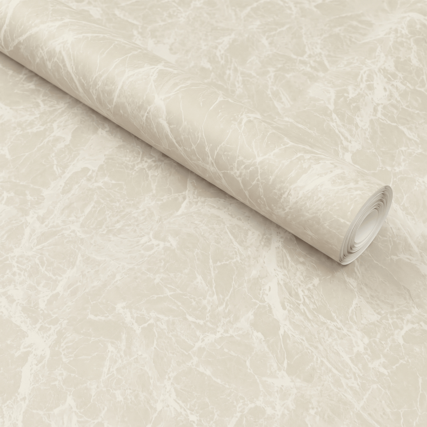 Rull med Limestone crema kontaktplast, kremhvitt kalksteinsmønster med myke lyse årer