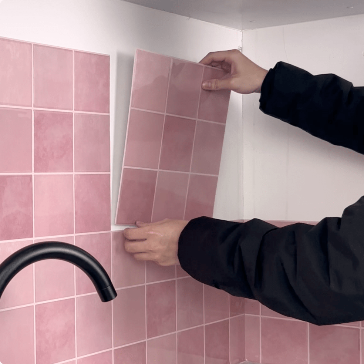 10-pk Torine Rosa selvklebende veggfliser - Lindas Dekor Veggfliser