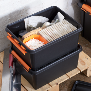 Stablebare SmartStore oppbevaringsbokser med innsats for organisering av maling, tilbehør og smådeler
