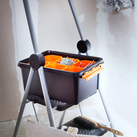 Orange innsatsboks i plast til SmartStore organiseringssystem for sortering av skruer og smådeler