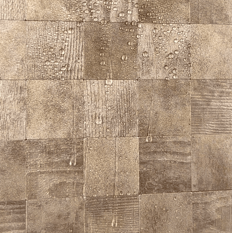 Nærbilde av Henrik selvklebende veggfliser med beige steinlook og ruteinndeling. - Lindas dekor 