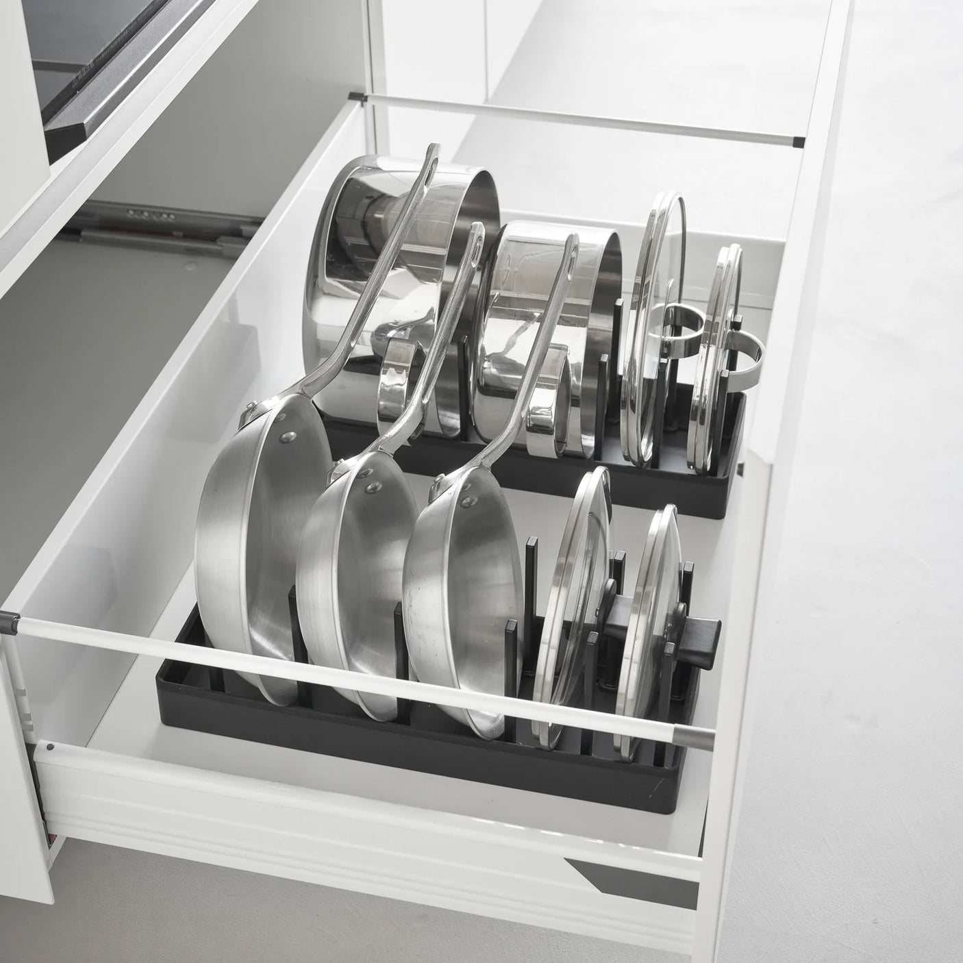 lokkholder til skap, oppbevaring til gryter og lokk, tallerkenstativ kjøkken og justerbar kjøkkenorganizer