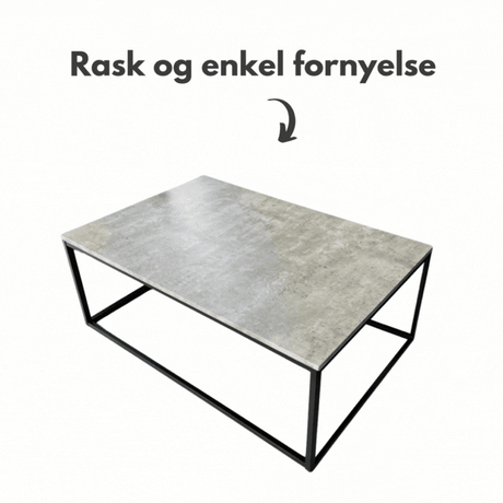 Nærbilde av sort matt kontaktplast med realistisk tremønster.