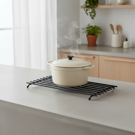 Gryterist 50 x 24 cm sort med sklisikre føtter