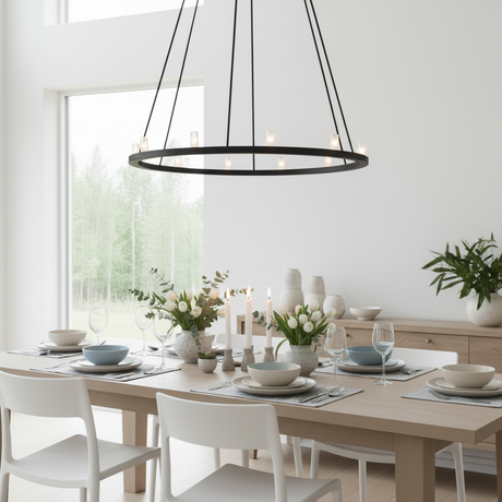 I spisestue med dekket bord