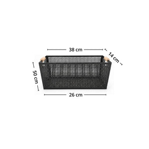 Mål på sort oppbevaringskurv i metall med trehåndtak: 38 x 26 x 14 cm. - Lindas dekor 