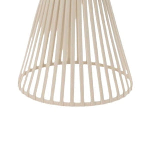Nærbilde av den beige solarlyktens åpne plaststruktur, vist på hvit bakgrunn. - Lindas dekor 