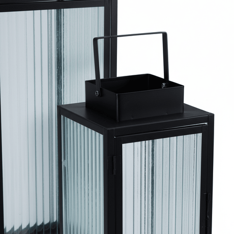 2 - pk Lykt sort metall stripet glass - Lindas Dekor