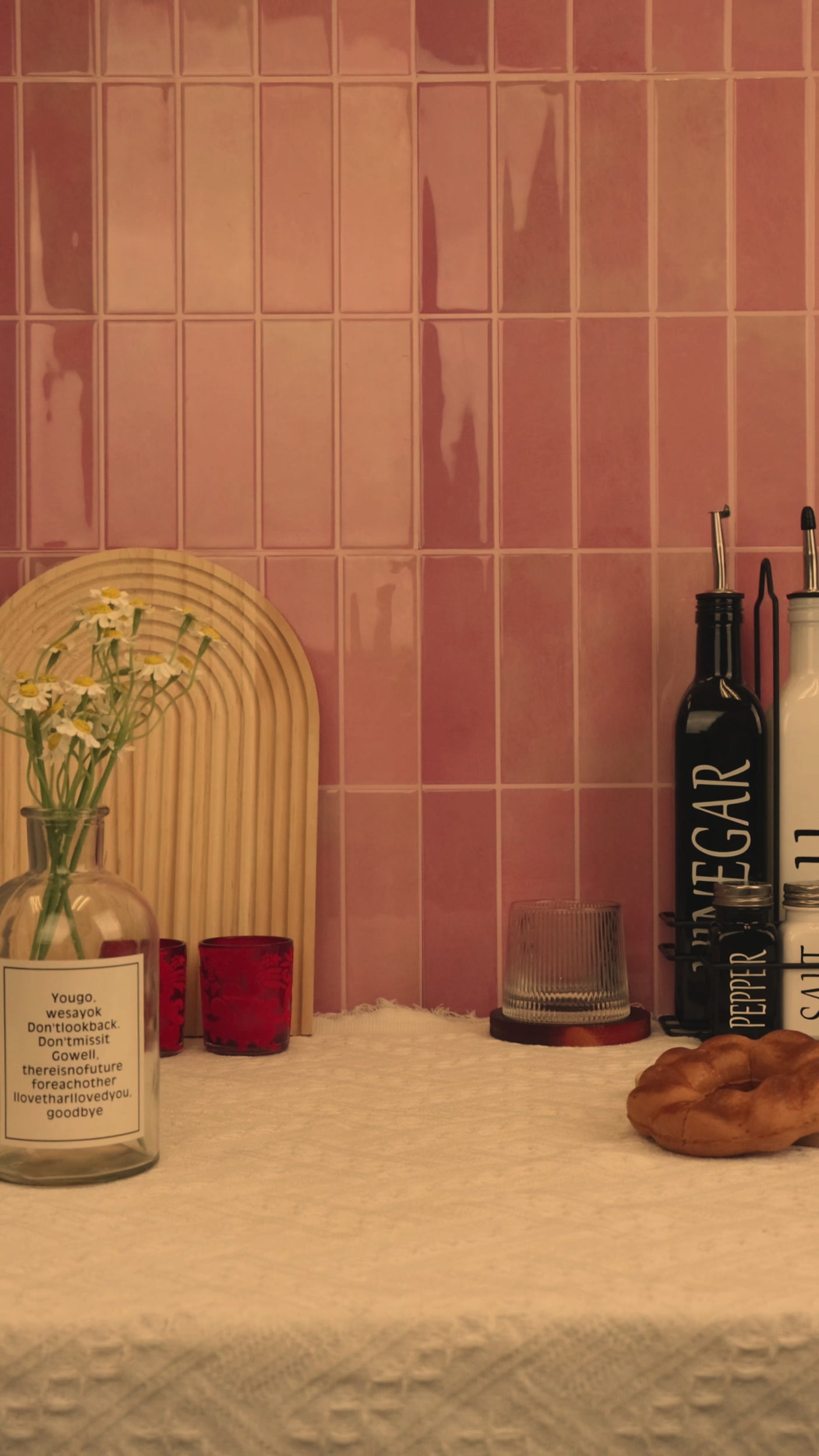 Adelina Rosa selvklebende veggfliser