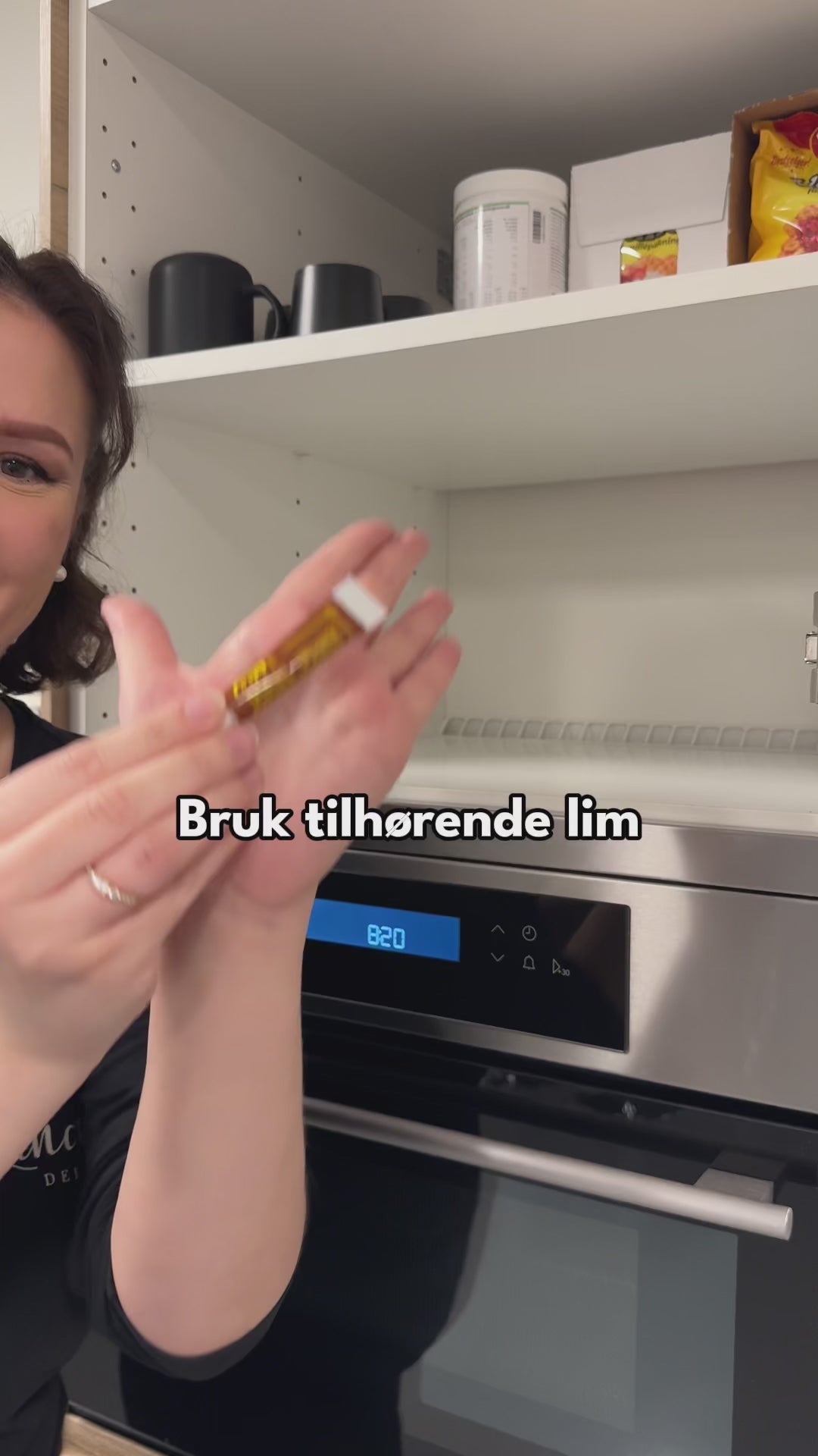 Sett med uttrekkbare hyller sort