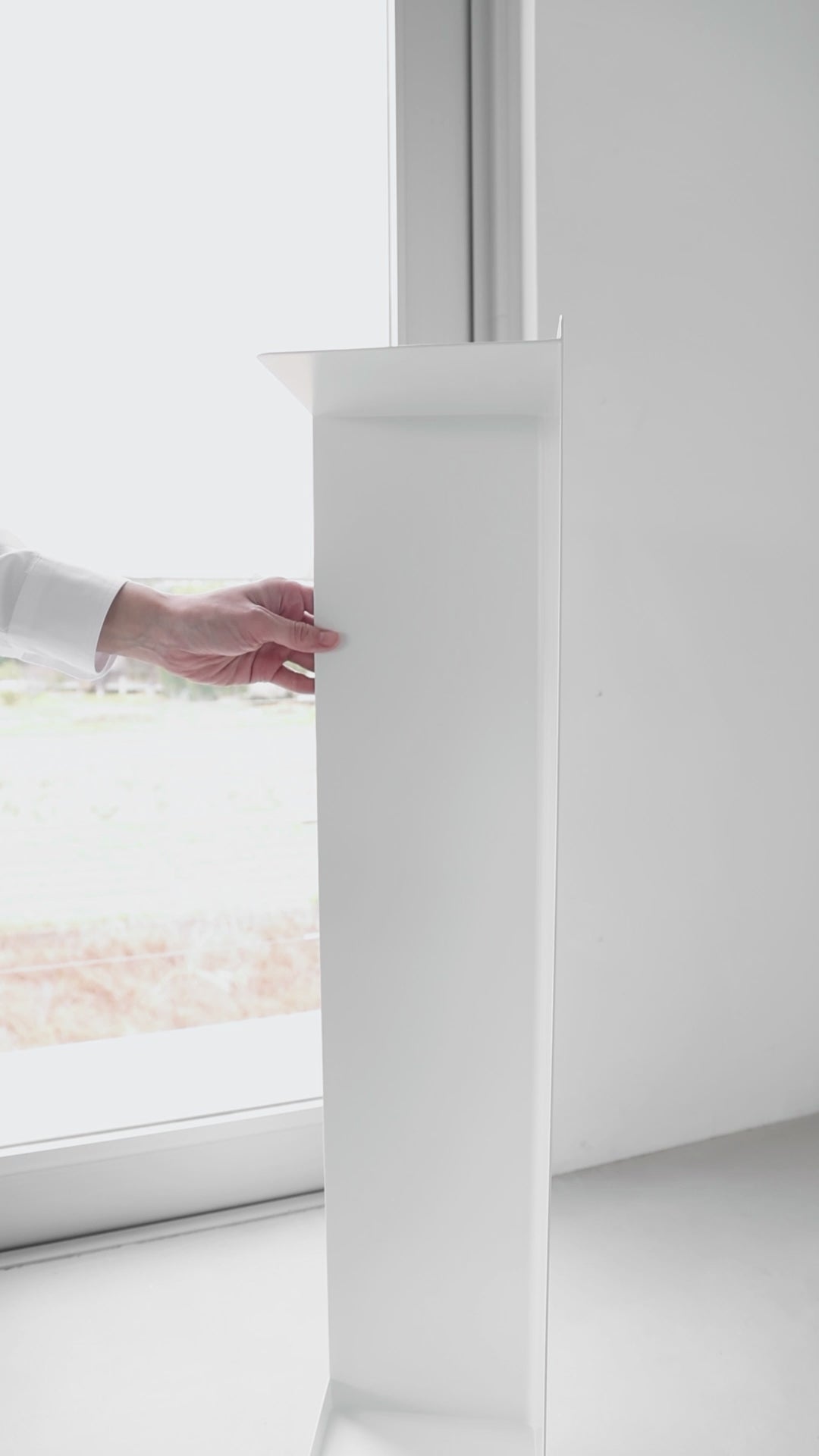 Diskré toalettpapirholder med hjul hvit 80,5 cm