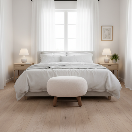 Detaljbilde av myk teddytekstur på Savona fotskammel