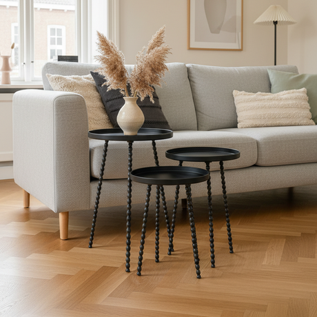 Salvo sidebord sett med tre svarte metallbord i ulike størrelser