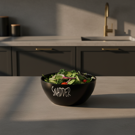 Svart serveringsbolle – allsidig skål til snacks og salat