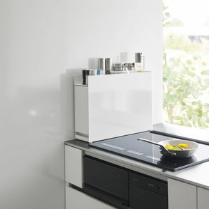 organizer til kjøkken med plass til krydder og små flasker