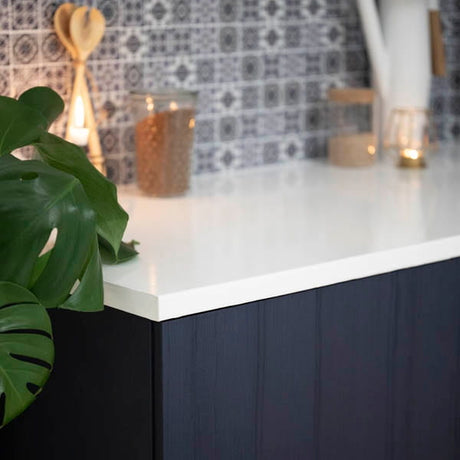 Uni lack hvit høyglans kontaktplast